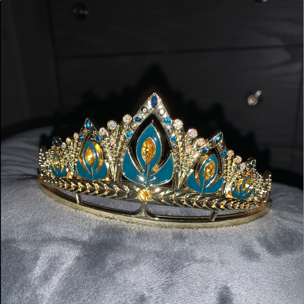 Princess Anna’s tiara Frozen